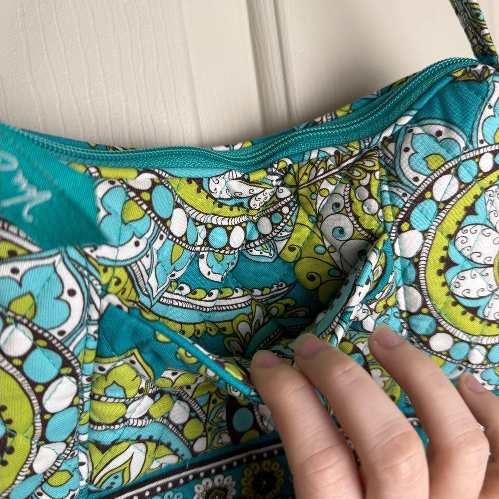 NWT Vera Bradley Peacock Molly Shoulder Bag NWT RETIRED PATTERN - LAST ONE - Picture 4 of 6
